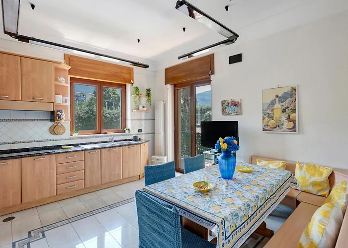 And Center House * Sorrento