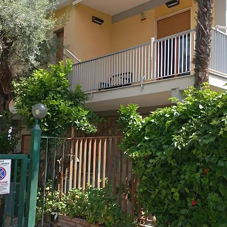 And Center House Дом отдыха *